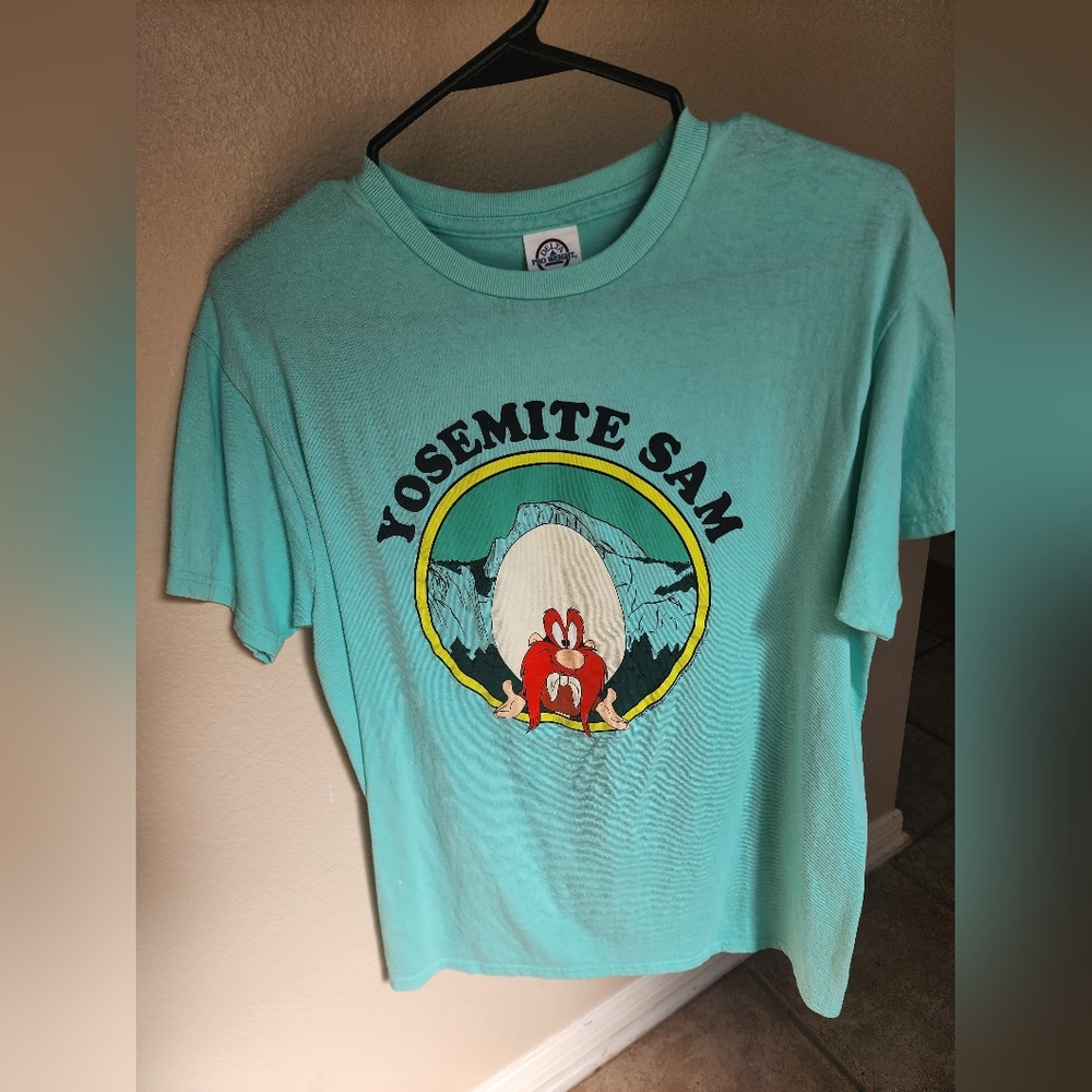 Yosemite Sam tshirt size medium
